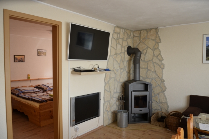 Ferienhaus Panoramablick - für 2 bis 4 Personen mit Terrasse, TV, Kaminofen und 2 getr. Schlafzimmer.