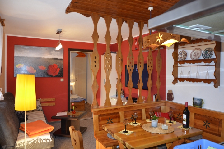 Ferienhaus 1 mit 2 getr. Schlafzimmern.
Wohnzimmer mit Aufbettung