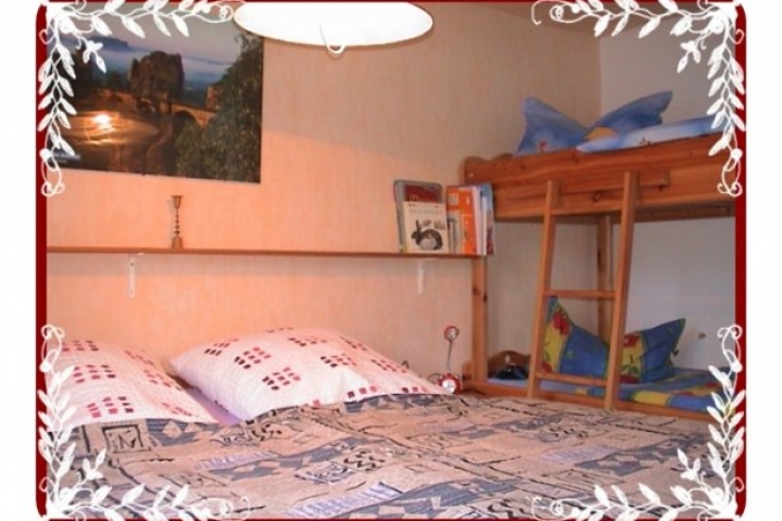 Bungalow - TV - Radio - DVD