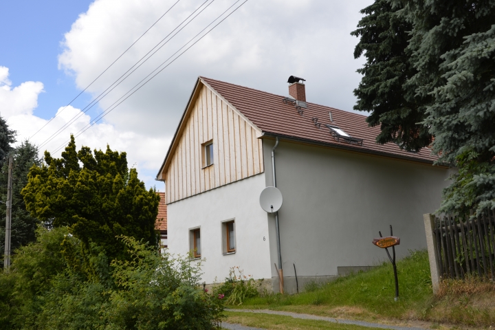 Ferienhaus am Bärenstein für 2 bis 8 Personen. 3 getr. Schlafzimmer. Mit Sauna.