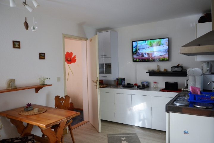 Ferienhaus 2 - für 2 Pers. mit einer Aufbettung. Wohnzimmer und 1 getr. Schlafzimmer