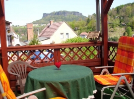 Ferienhaus 2 - für 2 Pers. mit einer Aufbettung. Mit Terrasse und Blick zum Lilienstein.