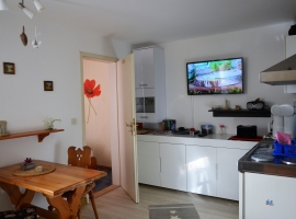 Ferienhaus 2 - für 2 Pers. mit einer Aufbettung.  Wohnzimmer und 1 getr. Schlafzimmer