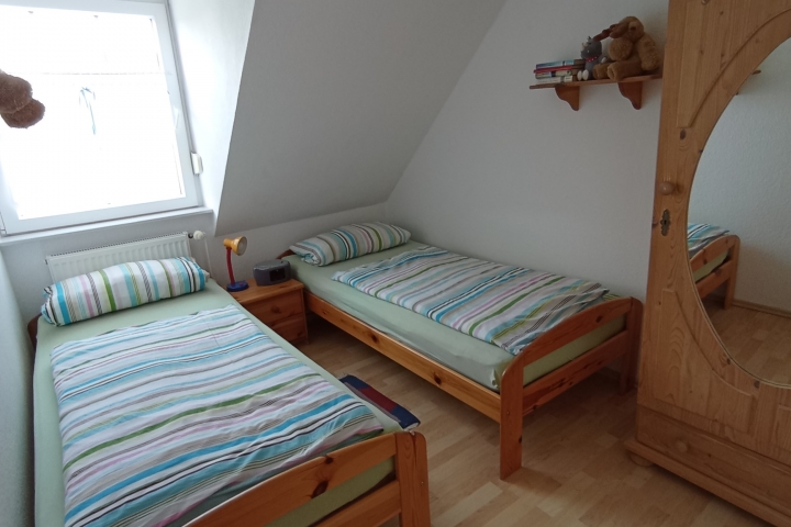 2. Schlafzimmer mit 2 Einzelbetten