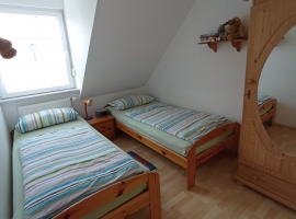 2. Schlafzimmer mit 2 Einzelbetten