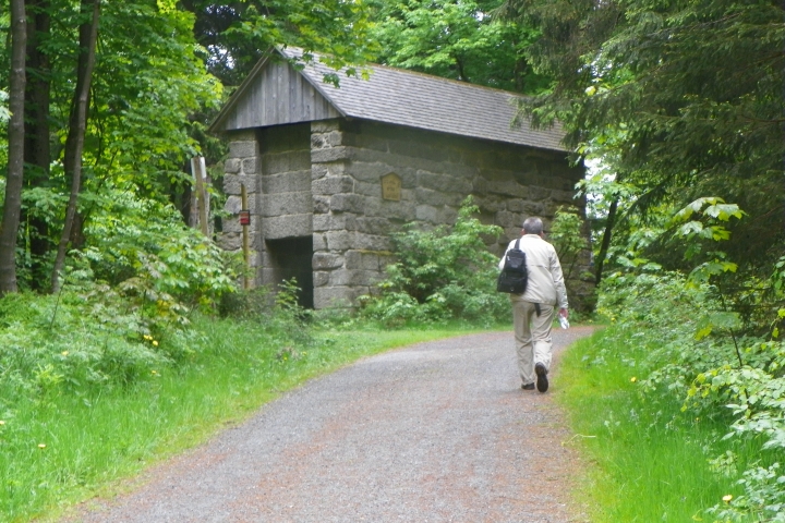Das Rote Schloss auf dem Waldsteingipfel - Schauplatz der Festspiele. Hier hat auch Markgräfin Wilhelmine ihre Spuren hinterlassen.