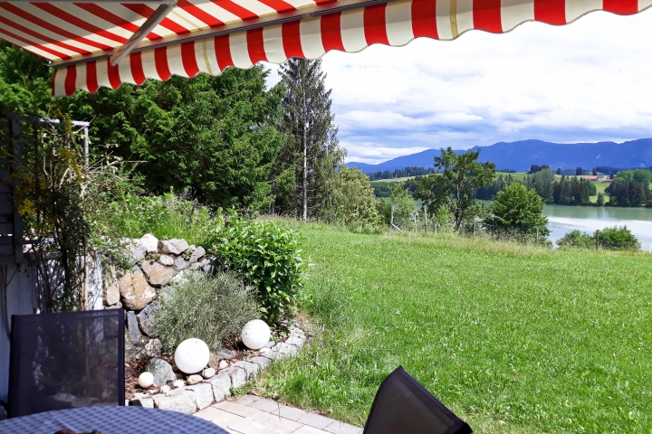kleiner Steingarten neben unserer Terrasse
