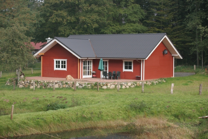 Ferienwohnungen in Waldhütten | Haus am Teich