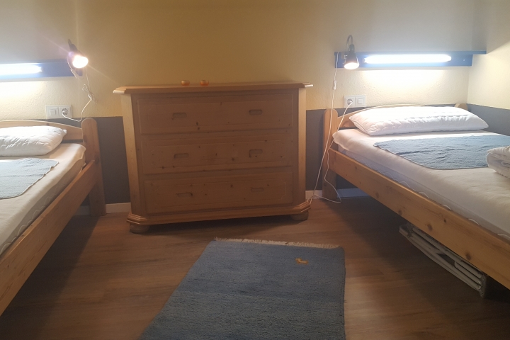 2. Schlafzimmer