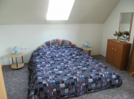 Schlafzimmer II.