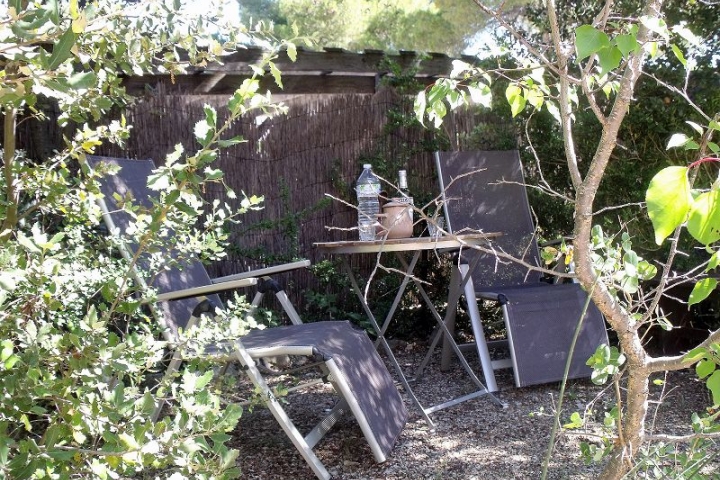 Ein schattiges Plätzchen im Garten.