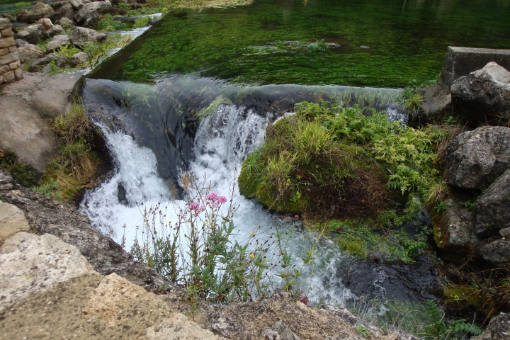 Wild fließt die Sorgue