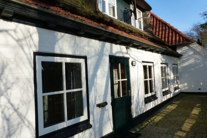 Ferienwohnungen auf Texel in Bauernhaus | Eingang und Terrasse für Fewo19
