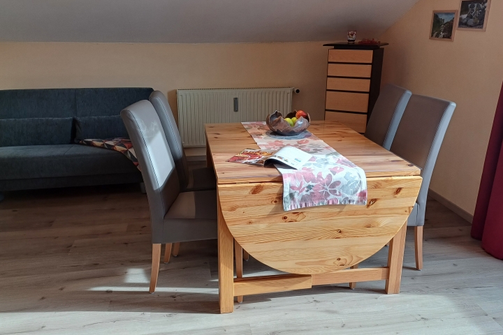 Ansicht, zusätzliches Schlafsofa im Wohnzimmer 1,40x2 Meter