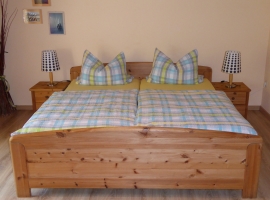 Schlafzimmer 1