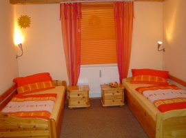 Schlafzimmer 2, Fenster mit Lichtschacht