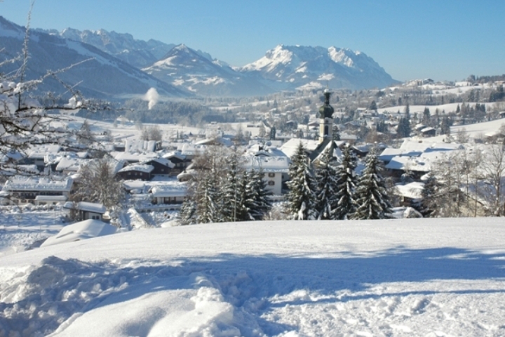 Reit im Winkl mit Kaisergebirge