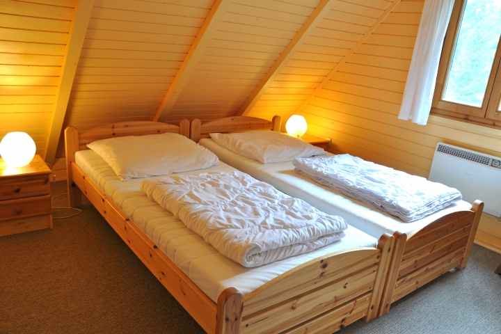 Schlafzimmer 1