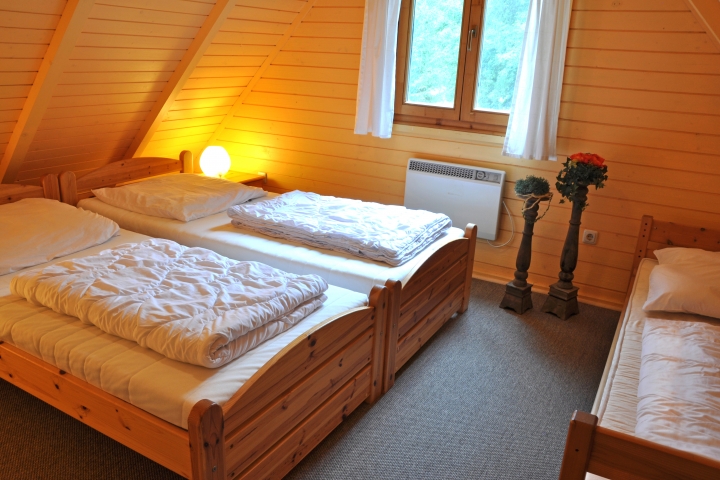 Schlafzimmer 1