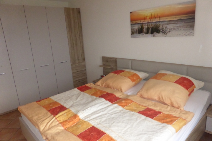 Elternschlafzimmer mit Meerblick Bild 2