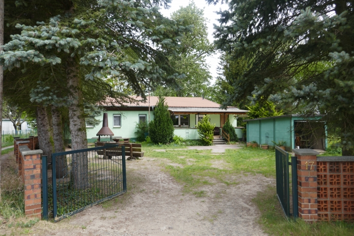 Ferienhaus Körbaer See nahe Spreewald | ein großer Hof
