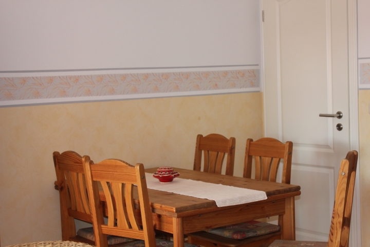 Eßtisch ausziehbar für 6 Personen
