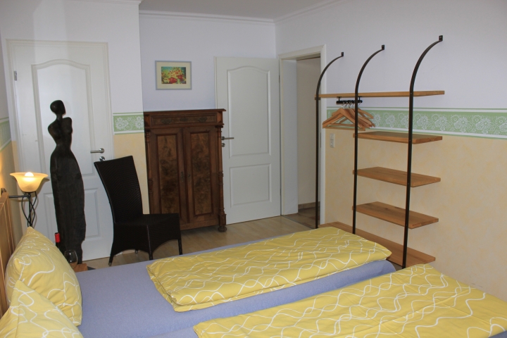 Schlafzimmer Jade, Ansicht mit Regal