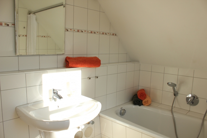 Bad mit Wanne