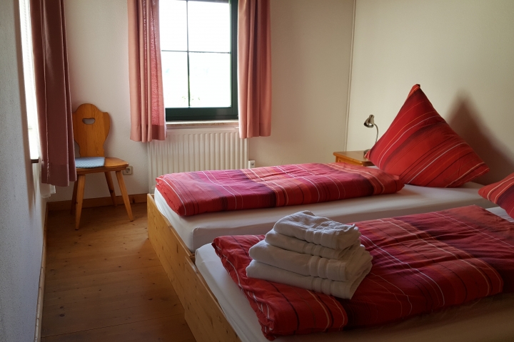 Schlafzimmer 1