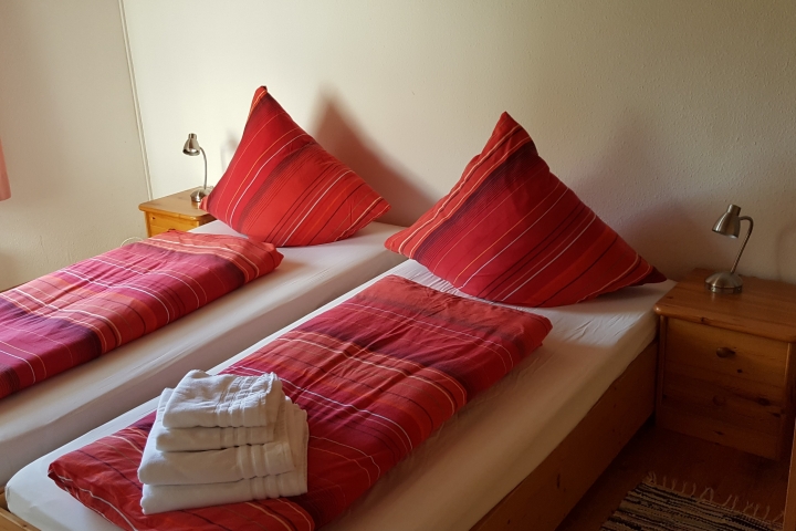 Schlafzimmer 1