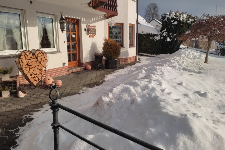 Eine Ansicht des eigenen Hauseingangs der Ferienwohnung Haus Dorothee