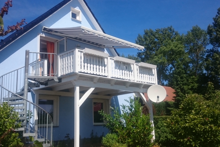 Kleine Ferienwohnung mit großem Balkon und Eingang über Wendeltreppe