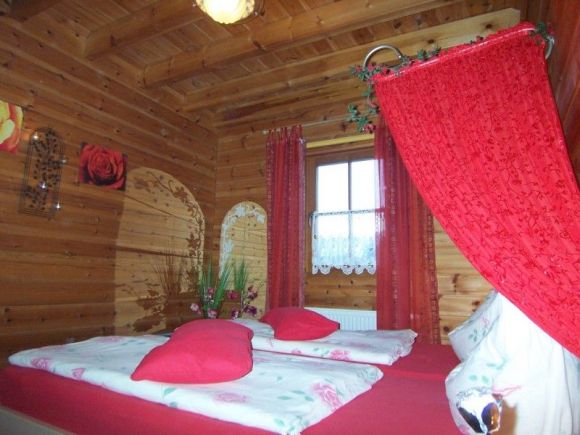 Ferienhaushotel zur grünen Oase Bühlerzell | Schlafzimmer