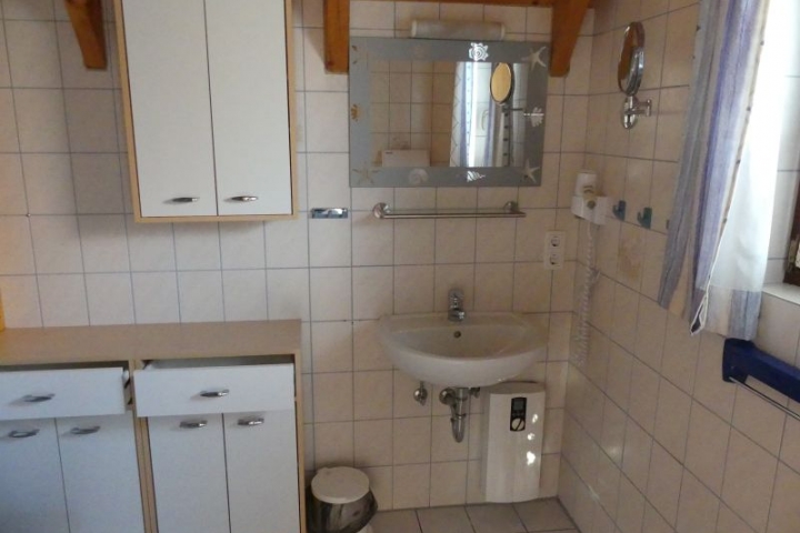großes Bad im Untergeschoss