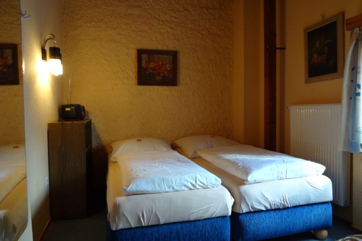 Zweites Schlafzimmer im Dachgeschoss