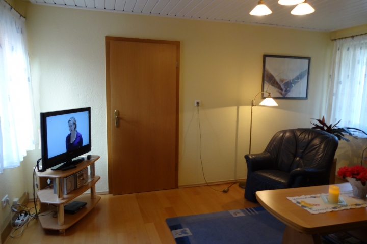 Wohnzimmer, Blick zur Küchentür