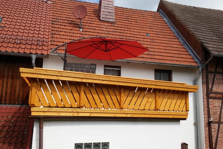 Terrasse mit Geländer