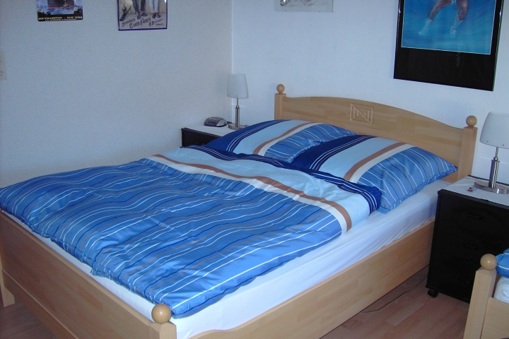 Schlafzimmer 2 für 2-3 Personen Betten 200 x 140 und 200 x 100