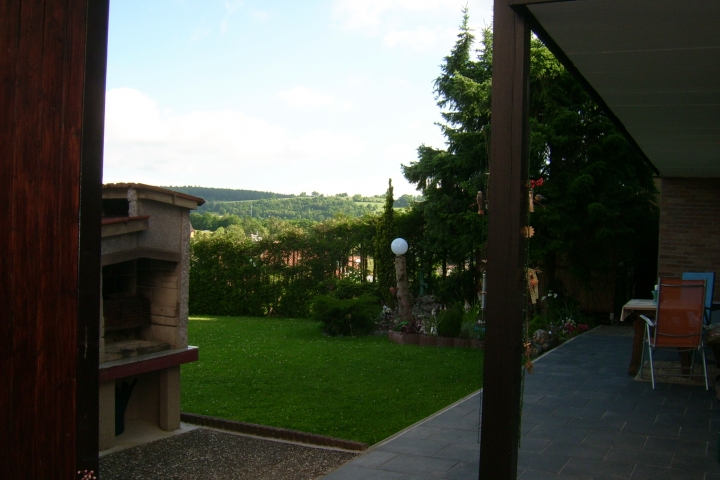Terrasse u. Liegewiese