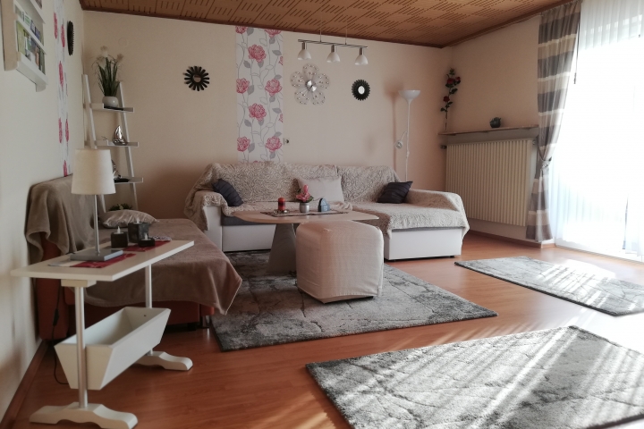 Ferienwohnung Heidelsteinblick |                           Wohnzimmer