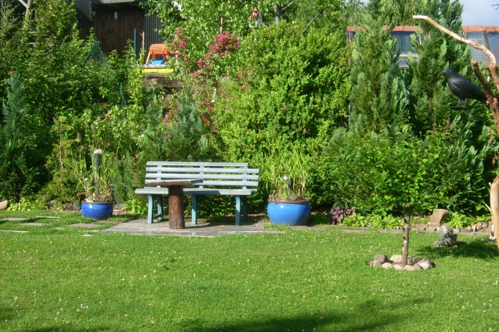 Gemütlicher Platz vor der Ferienwohnung