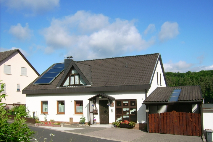 Parkplätze vor dem Haus