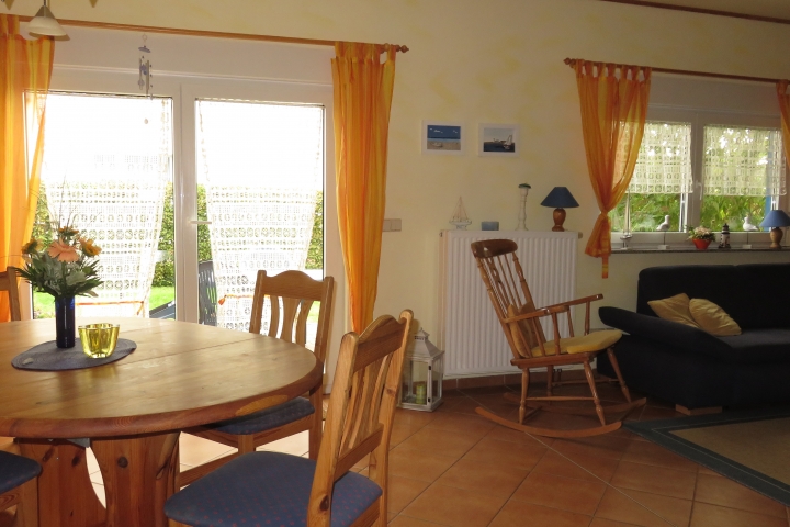 Zugang zur Terrasse aus Sicht des Wohn-Ess-Bereiches