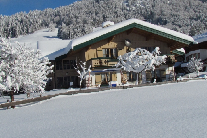 Winterbild von Loipe aus