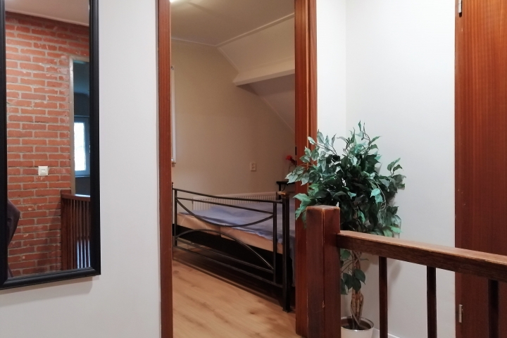 Flur OG mit Blick in das zweite Schlafzimmer