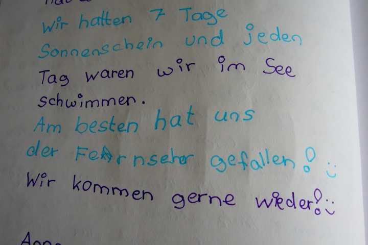Aus dem Gästebuch der Ferienwohnung 2 Erwachsene Stammgäste mit Kind im August.