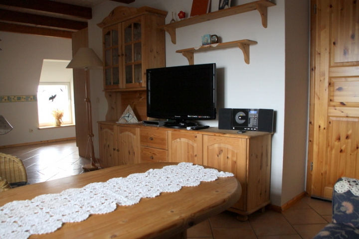 Wohnzimmer mit schwenkbarem 32