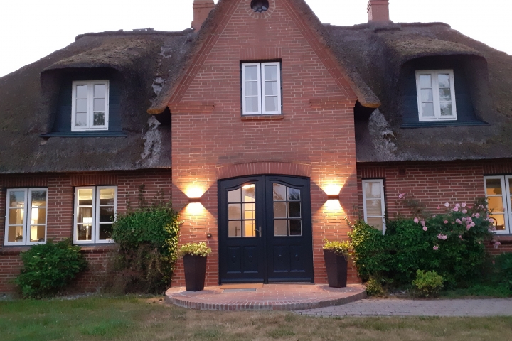 Unser Haus ADRIAN mit der Wohnung GRIINE im Erdgeschoss