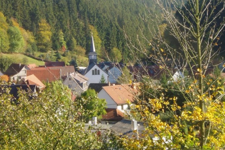 Blick über das Bergdorf