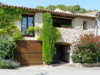 Ferienhaus mit Innenhof nördl. Aix Ferienhaus mit Innenhof nördl. Aix